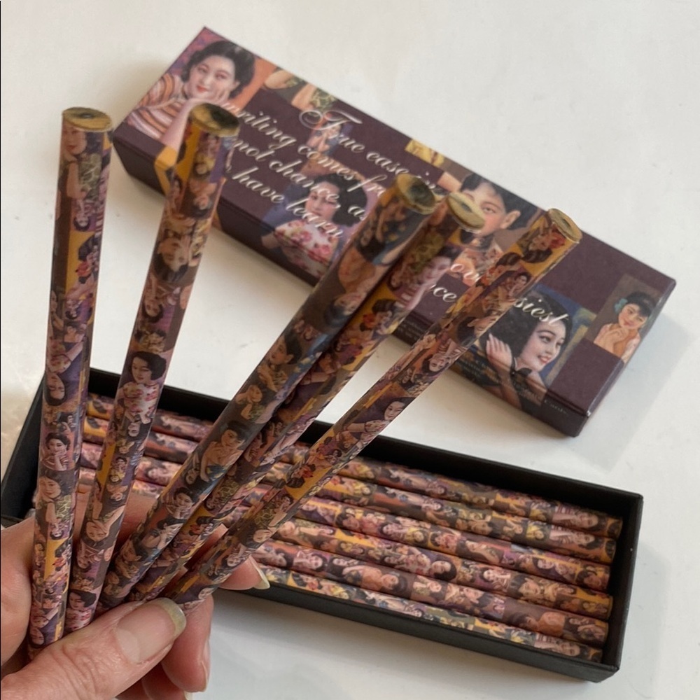 Artistic Pencil Set with Asian Design 11 pencils and box - Picture 2 of 8